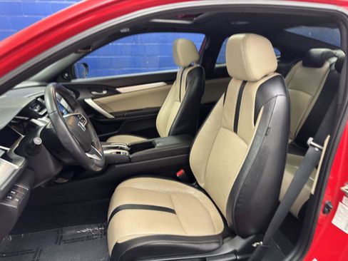 Used 2018 Honda Civic Touring image 15