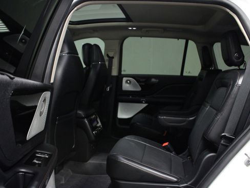 Used 2020 Lincoln Aviator Reserve w/ Equipment Group 202A image 13