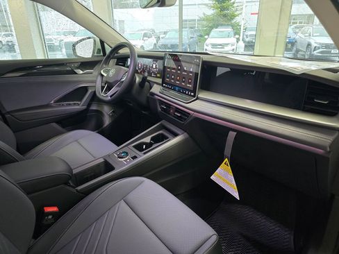 New 2026 Volkswagen Tiguan SE image 35