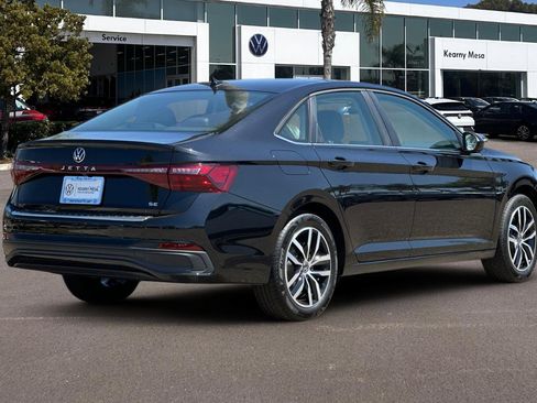 New 2025 Volkswagen Jetta SE image 4