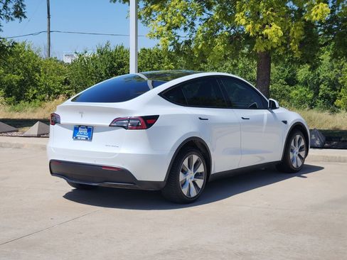Used 2022 Tesla Model Y Long Range AWD/4WD image 5