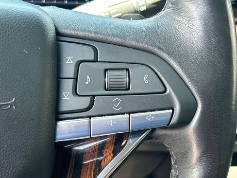 Certified 2023 Cadillac Escalade ESV Premium Luxury AWD/4WD image 36