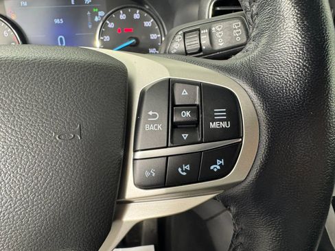 Used 2022 Ford Explorer XLT w/ Equipment Group 202A AWD/4WD image 16