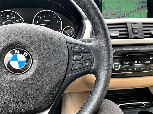 Used 2016 BMW 320i Sedan RWD image 25