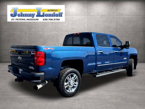 Used 2016 Chevrolet Silverado 2500 High Country w/ Duramax Plus Package AWD/4WD image 2