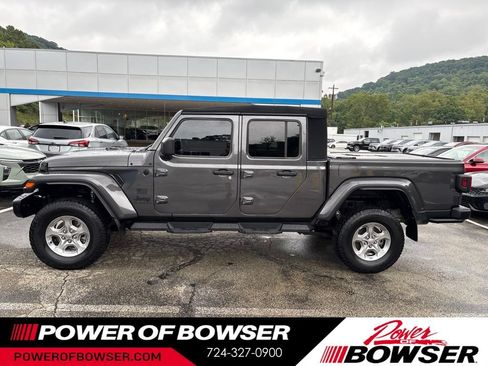 Used 2021 Jeep Gladiator Sport AWD/4WD image 2