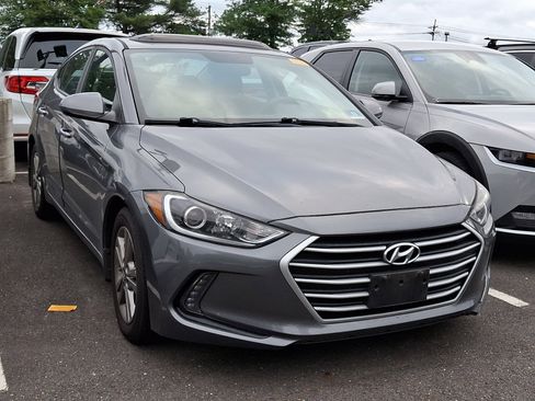 Used 2018 Hyundai Elantra Value Edition w/ Cargo Package FWD image 5