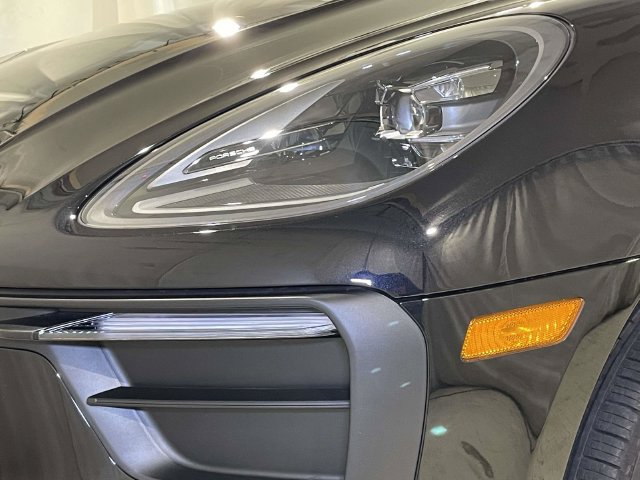 Certified 2026 Porsche Macan AWD/4WD image 15