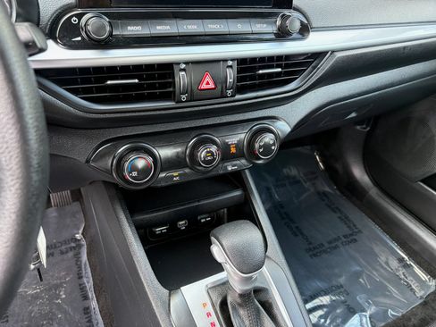 Used 2023 Kia Forte LXS w/ LXS Technology Package FWD image 25