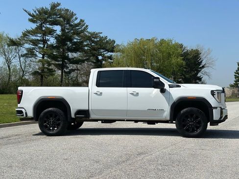 Used 2024 GMC Sierra 2500 AT4 w/ AT4 Premium Plus Package AWD/4WD image 8