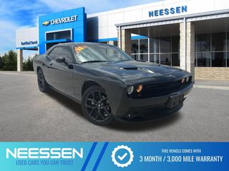 Used 2021 Dodge Challenger SXT w/ Blacktop Package RWD video 1