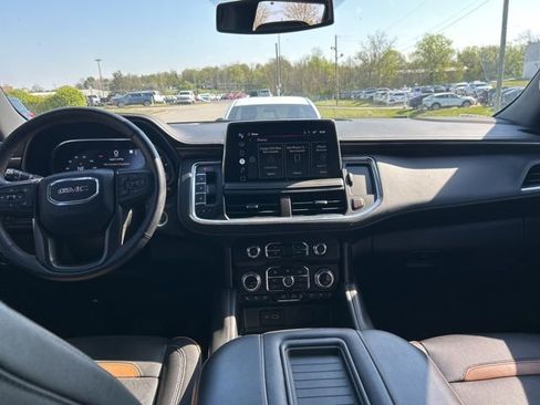 Used 2022 GMC Yukon XL AT4 AWD/4WD image 5