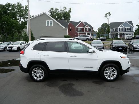 Used 2016 Jeep Cherokee Latitude w/ Safety/Convenience Group AWD/4WD image 8