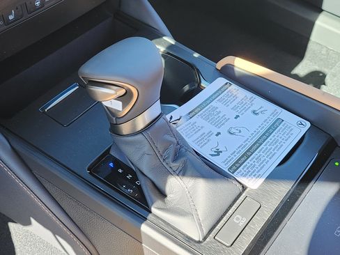 New 2025 Lexus ES 350 w/ Premium Package image 34