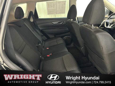 Used 2019 Nissan Rogue SV AWD/4WD image 16