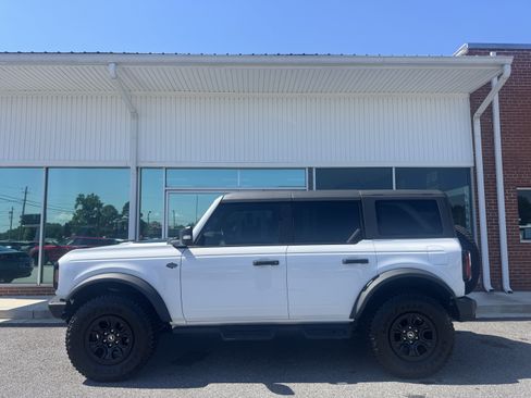 Used 2024 Ford Bronco Wildtrak AWD/4WD image 1