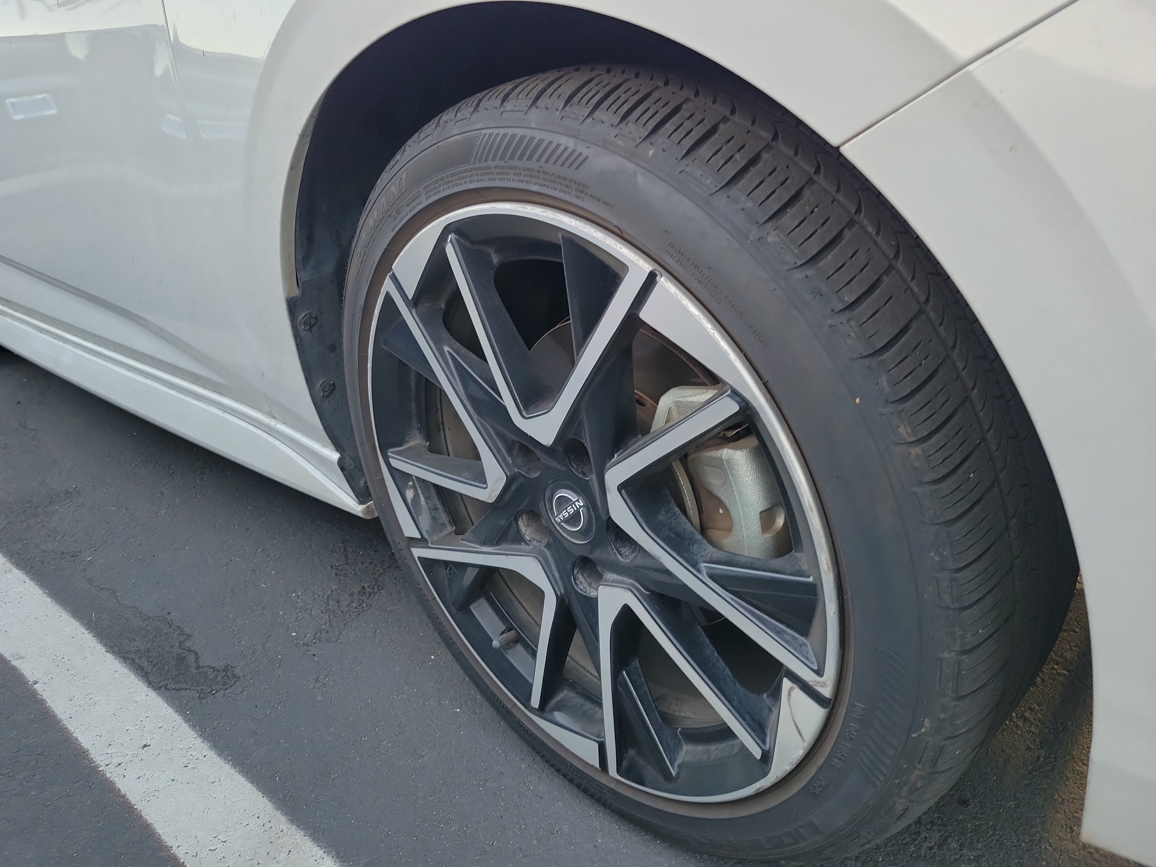 Used 2025 Nissan Sentra SR FWD image 4