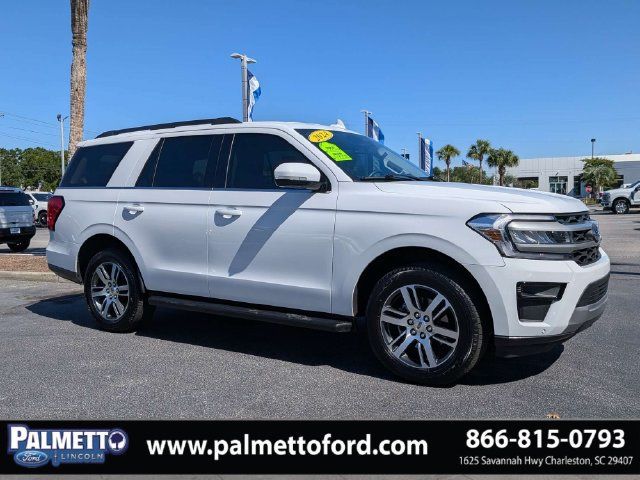 Used 2024 Ford Expedition XLT RWD image 2