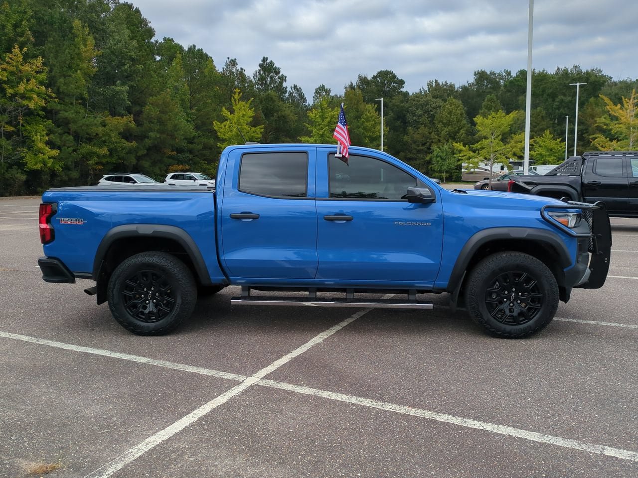 Used 2025 Chevrolet Colorado Trail Boss AWD/4WD image 3