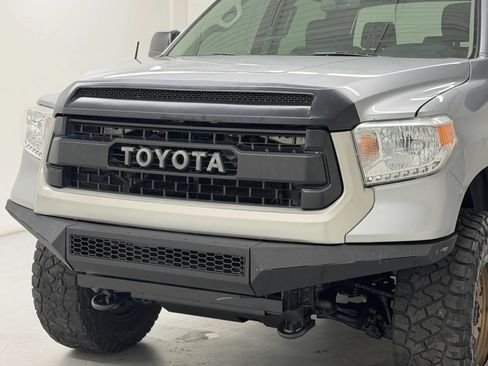 Used 2017 Toyota Tundra SR5 w/ TRD Off Road Package AWD/4WD image 90