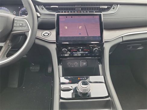 New 2025 Jeep Grand Cherokee L Limited w/ Trailer Tow Package image 26