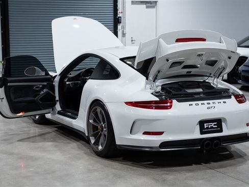 Used 2015 Porsche 911 GT3 RWD image 33