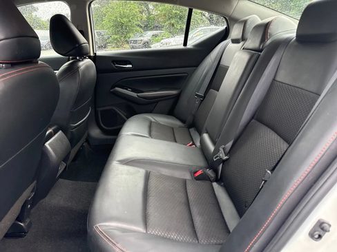 Used 2024 Nissan Altima 2.5 SR FWD image 13