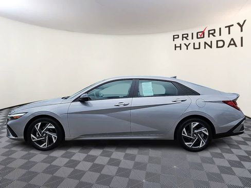 Certified 2025 Hyundai Elantra SEL FWD image 7