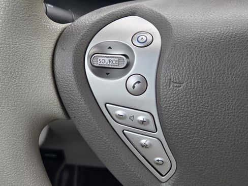 Used 2011 Nissan Leaf SL FWD image 21