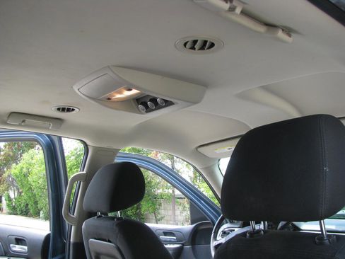Used 2010 Chevrolet Suburban LS RWD image 18