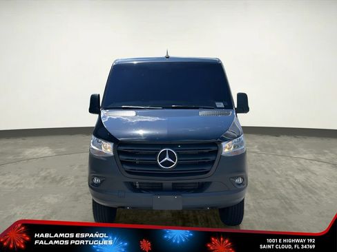 Used 2024 Mercedes-Benz Sprinter 2500 image 9