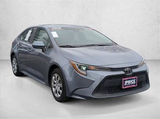 Used 2022 Toyota Corolla LE video 3