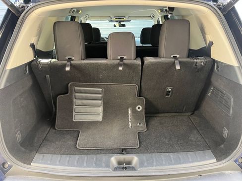 Used 2025 Nissan Pathfinder SV image 39