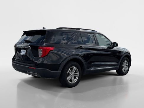 Used 2020 Ford Explorer XLT w/ Equipment Group 202A AWD/4WD image 5