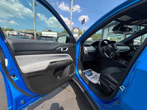 Used 2024 Jeep Compass Latitude image 14