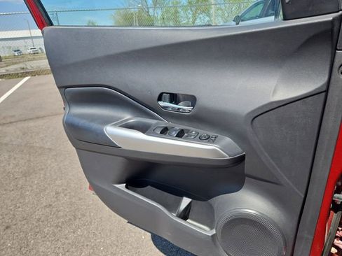 Used 2020 Nissan Kicks SR w/ SR Premium Package FWD image 19