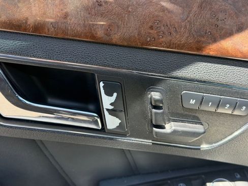 Used 2011 Mercedes-Benz E 350 4MATIC Sedan image 9