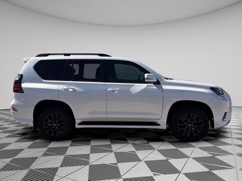 Used 2022 Lexus GX 460 w/ Black Line Special Edition image 4