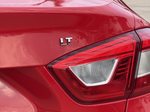 Used 2018 Chevrolet Cruze LT w/ Convenience Package FWD image 5