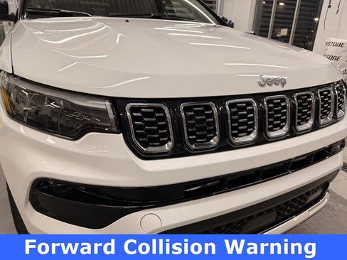 Certified 2024 Jeep Compass Limited w/ Elite Group image 4