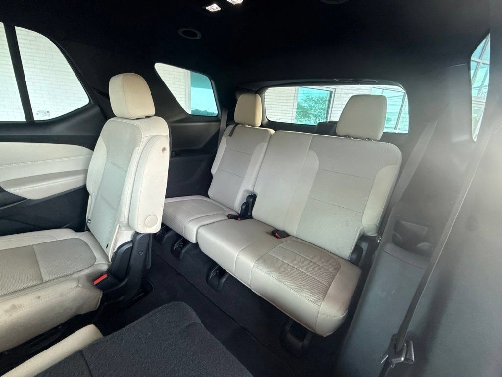 Used 2023 Chevrolet Traverse LT FWD image 38