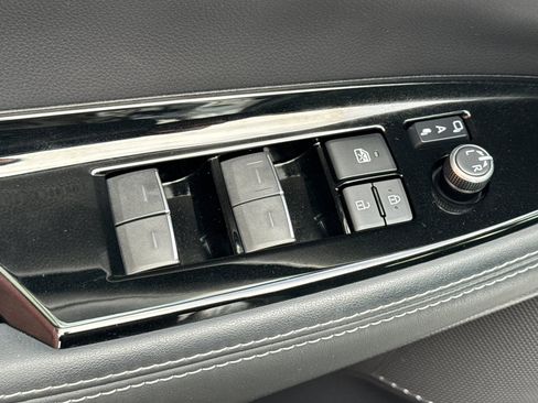 Used 2023 Toyota Mirai XLE image 17