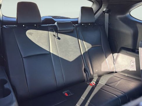 Used 2023 Toyota Highlander XSE image 12