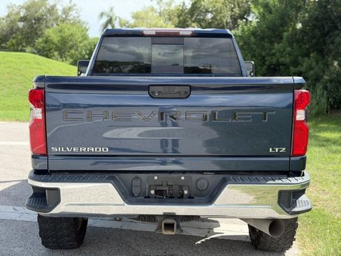 Used 2020 Chevrolet Silverado 2500 LTZ w/ LTZ Convenience Package AWD/4WD image 4