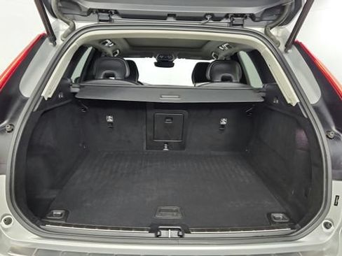 Certified 2023 Volvo XC60 B5 Plus w/ Protection Package Premier FWD image 38