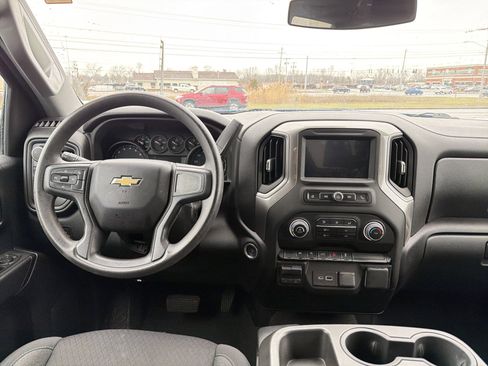 Used 2023 Chevrolet Silverado 1500 Custom image 12