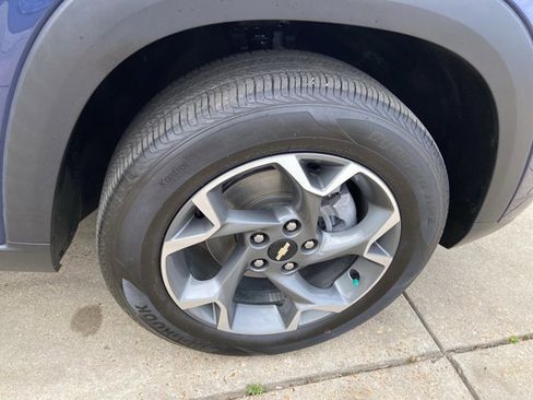 Used 2024 Chevrolet Trax LT w/ Driver Confidence Package FWD image 33