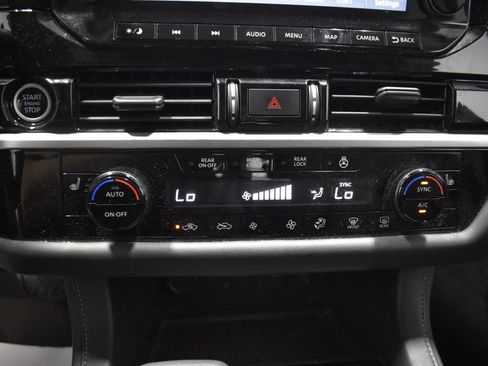 Certified 2024 Nissan Pathfinder SL AWD/4WD image 19