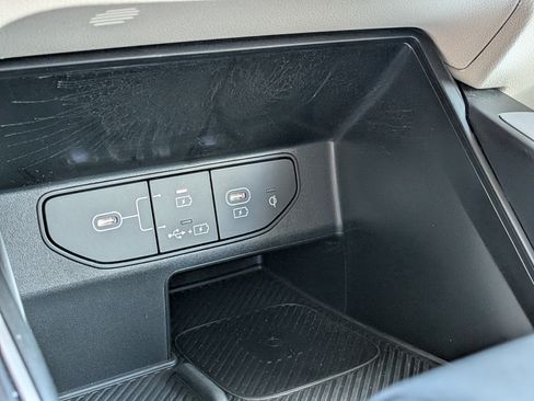 Used 2025 Kia Sorento S FWD image 33