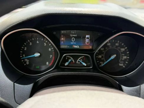 Used 2017 Ford Focus SE FWD image 13